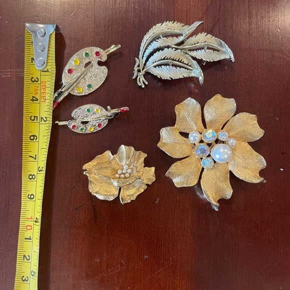 Vintage Brooches lot 5 Gold Tone - Picture 2 of 15